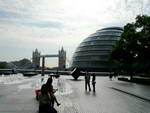 London  Tate Modern  die Tower Bridge und das neue Rathaus (GB).